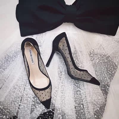 老客户了鞋子收到后马上试了下，走路很稳，出乎意料上脚特别好看，会修脚型，而且很容易搭衣服，挺满意的，推荐入手。