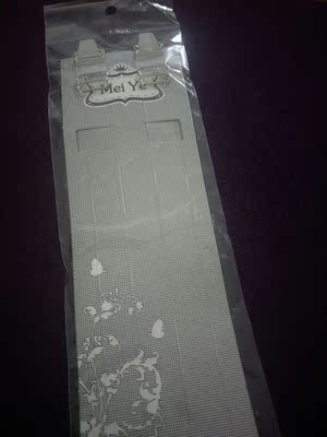 内衣跟描述的一样，卖家还贴心送了透明肩带和加宽带，很赞！👉❤❤❤