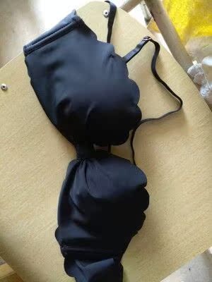 这款真的好好看呀，设计的特美～这个花瓣形状配这个颜色真的好看又高大上，而且聚拢啊～穿着也舒服～