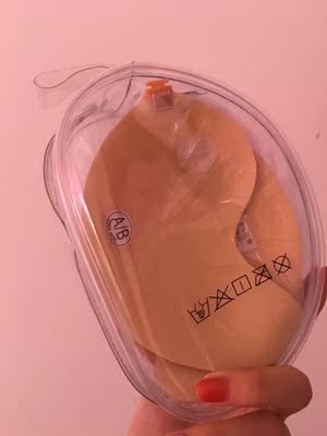 买回来还没有用过,就是看着特别薄,适合胸大一点的妹纸,胸小的还是不要尝试了,因为真的超级薄,因为还没有用,所以还不知道聚拢不 买回来还没有用过,就是看着特别薄,适合胸大一点的妹纸,胸小的还是不要尝试了,因为真的超级薄,因为还没有用,所以还不知道聚拢不