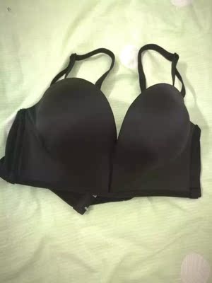 款式好看，也很舒适。完全媲美几百块的。