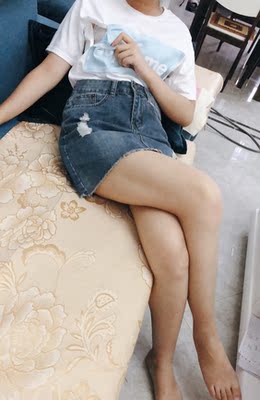 一整套很好看 布料纯棉，看着很显嫩 ，关键是老公很喜欢这套，现在每次爱都要我穿这套，他来撕开