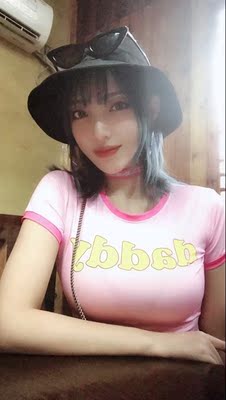 这么便宜的衣服 质量尽然还不错！  开始我的表演：看别人评论都是这样写的&ldquo;淘宝几年才知道评论满85字才会有积分，所以从今天以后，这段话走到哪里就会复制粘贴到哪里。&rdquo;说实话吧！我不太清楚这事，我是一个跟风者，所以喃！以后我的每一条评论都会是一样的。 当然这条评论 仅限于好评粘贴，中评、差评有另外的模版。 呵呵 不知道满85个字了没？ 我很懒 没数过！！我猜 应该过百了。产品非常满意，完美