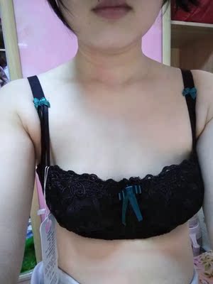 刚收到就上身试穿了，很舒服，是我想要的那种款式。下次还会光顾～