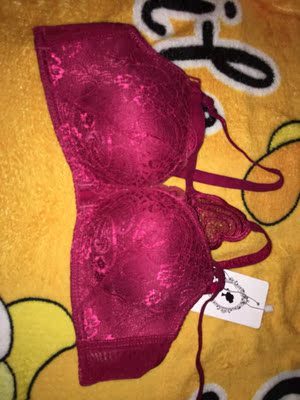 宝贝收到了,很满意,是我喜欢的颜色,这种红比较漂亮。喜欢的宝贝们不要犹豫喽!赞 宝贝收到了,很满意,是我喜欢的颜色,这种红比较漂亮。喜欢的宝贝们不要犹豫喽!赞