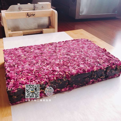 用来做雪花酥的,其他奶粉太甜了,一直喜欢这个奶粉的口感, 用来做雪花酥的,其他奶粉太甜了,一直喜欢这个奶粉的口感,