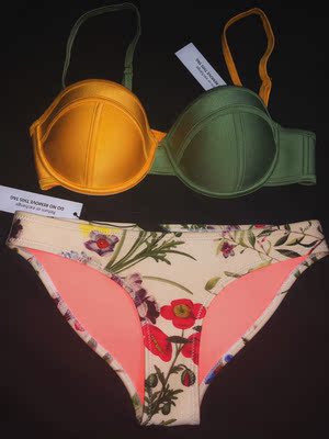 质量一如既往的好！每次买泳衣都会光顾她们家，完全不用担心质量问题！穿起来很舒服，卖家每次帮忙推荐的尺码也都很合身！这款穿上也超级好看，完全不用担心撞款！总之Very Very Nice！！！