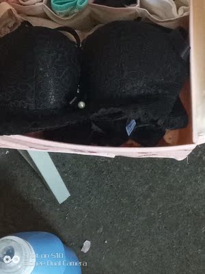 很好看，无托的，穿着很舒服，包装也不错，还没洗，不知道洗完啥样，应该不错