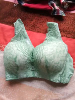 发货很快，试穿效果不错，没有钢圈很舒服，好评