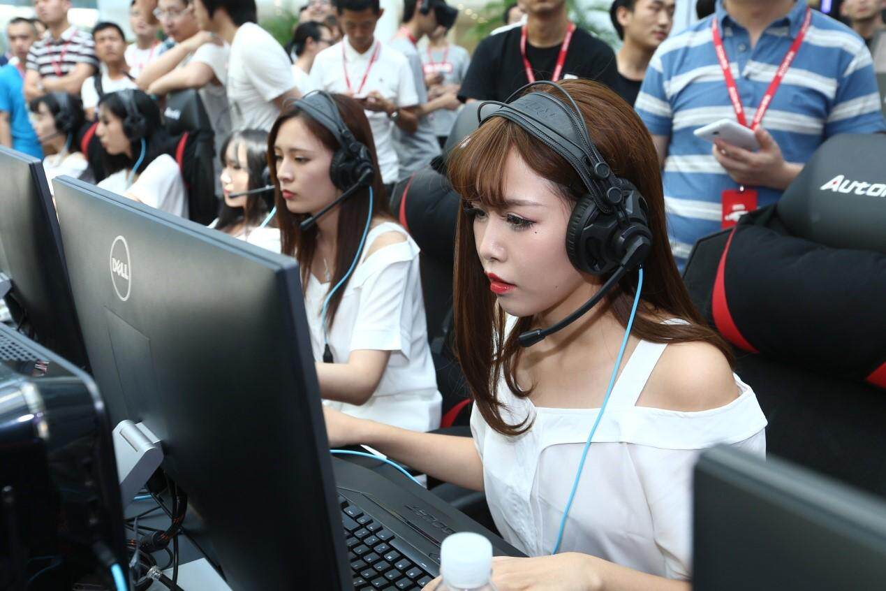 看这里电竞主播爱不释手的竞技装备