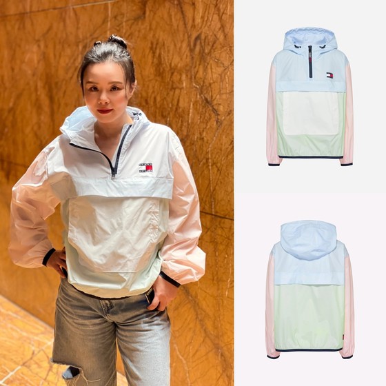 Super aesthetic trend! Authentic Tommy TOMMY women's flag printed color-blocking half-zipper hooded single leather thin windbreaker
Super aesthetic trend! Authentic Tommy TOMMY women's flag printed color-blocking half-zipper hooded single leather thin windbreaker