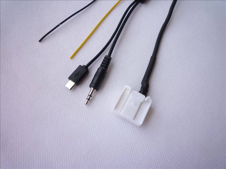 丰田凯美瑞/卡罗拉/锐志/花冠/汉兰达/威驰/aux线 安卓iphone充电