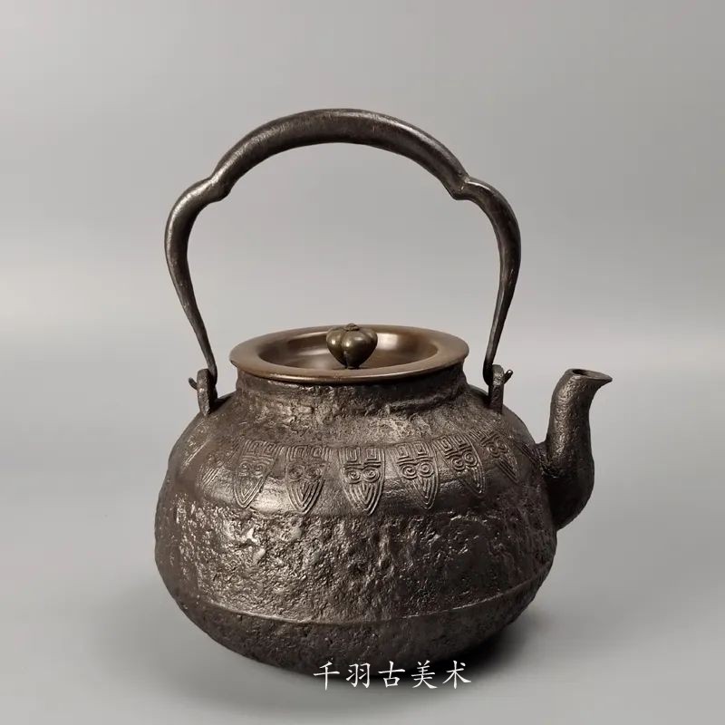 茶道具 饕餮紋 建水 古銅 龍文堂製(K-LC951) ColBase