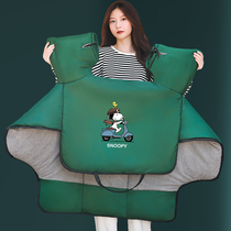 Electric car windshield is thickened and widened in winter. Battery motorcycle tram is warm and windproof.