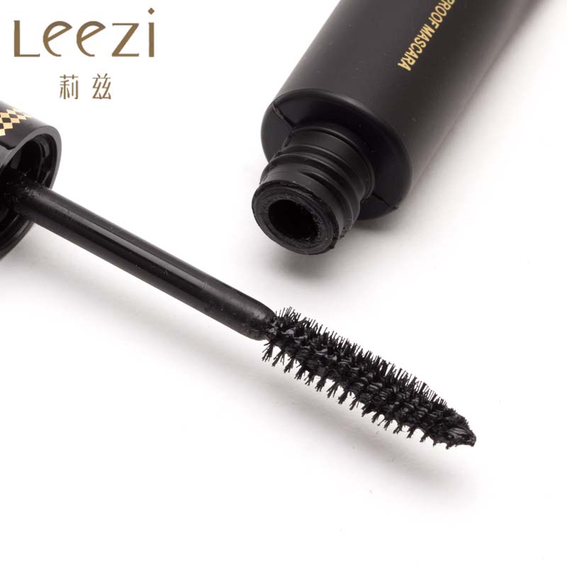 leezi/莉兹纤长不晕染睫毛膏浓密卷翘大眼睛增长不打结防水正品产品展示图1