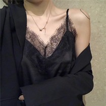 2022 early spring black commuter Korean sexy suit with V-neck satin eyelash lace camisole female