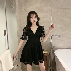 Cut out lace V-neck slim and sexy lace dress