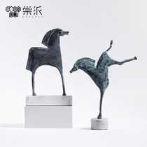 Modern abstract cast iron do old animal horse ornaments creative new crafts office desktop large class decoration