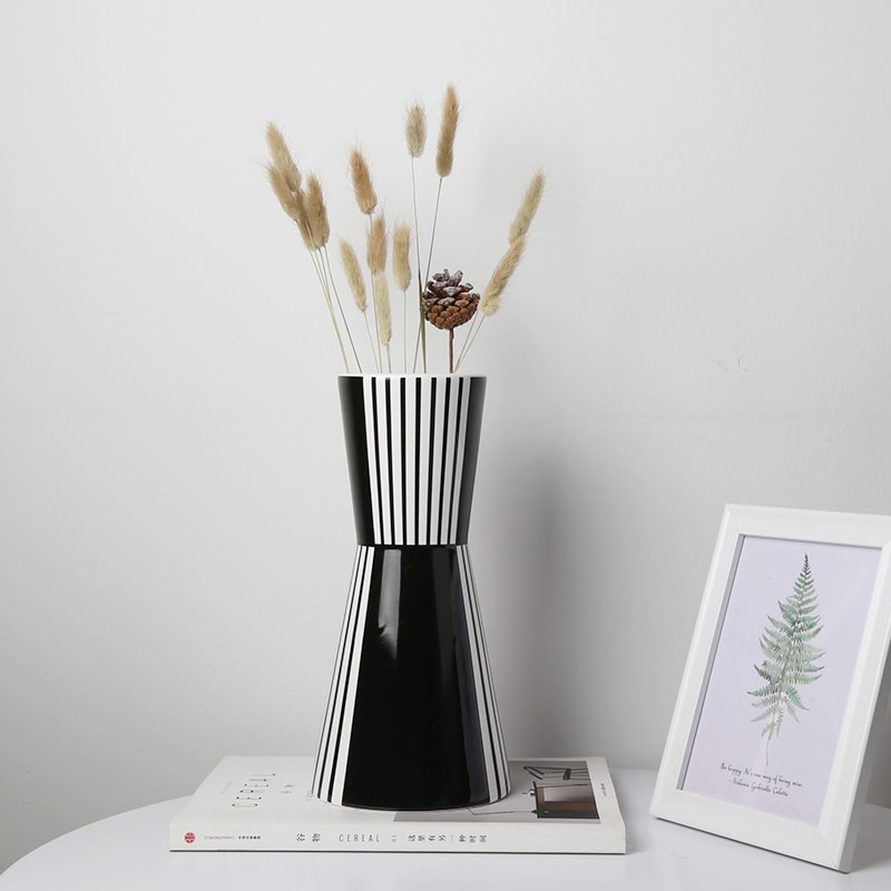 Nordic ceramic vase mesa place dry flower arranging flowers sitting room decoration in hotel American I and contracted creative, black and white