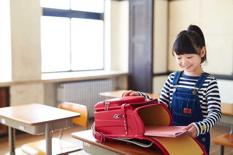 你或许想不到让孩子整理书包有3个好处