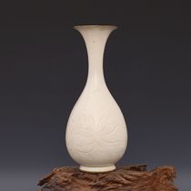 Songding kiln moon white glaze carved peony pattern gold jade pot Spring bottle antique porcelain antique antique porcelain collection