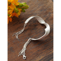 There is no good silver bracelet silver bracelet silver with hand - made design of the citys original design