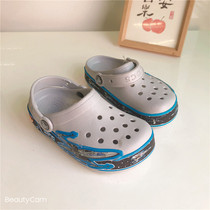 One clear goods 10 yards long and 17 meters long.