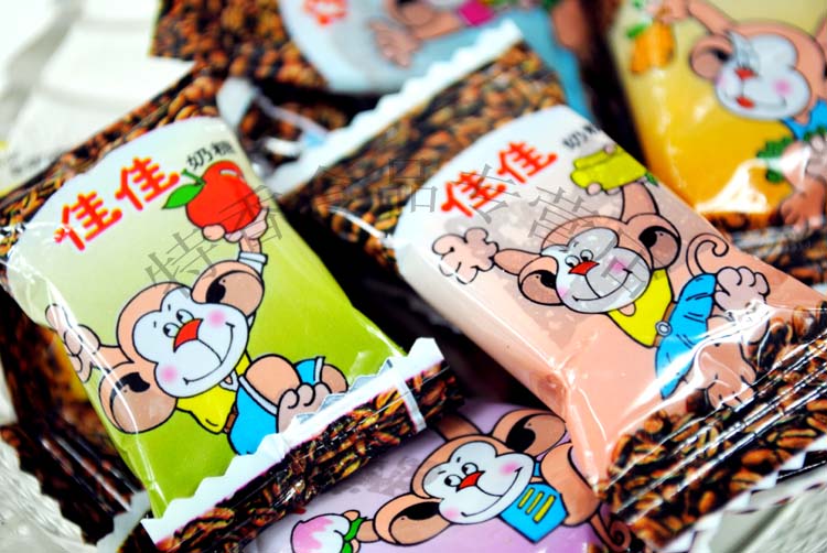 喔喔奶糖 佳佳奶糖 80后零食小吃散装喔喔糖混合口味 2份包邮