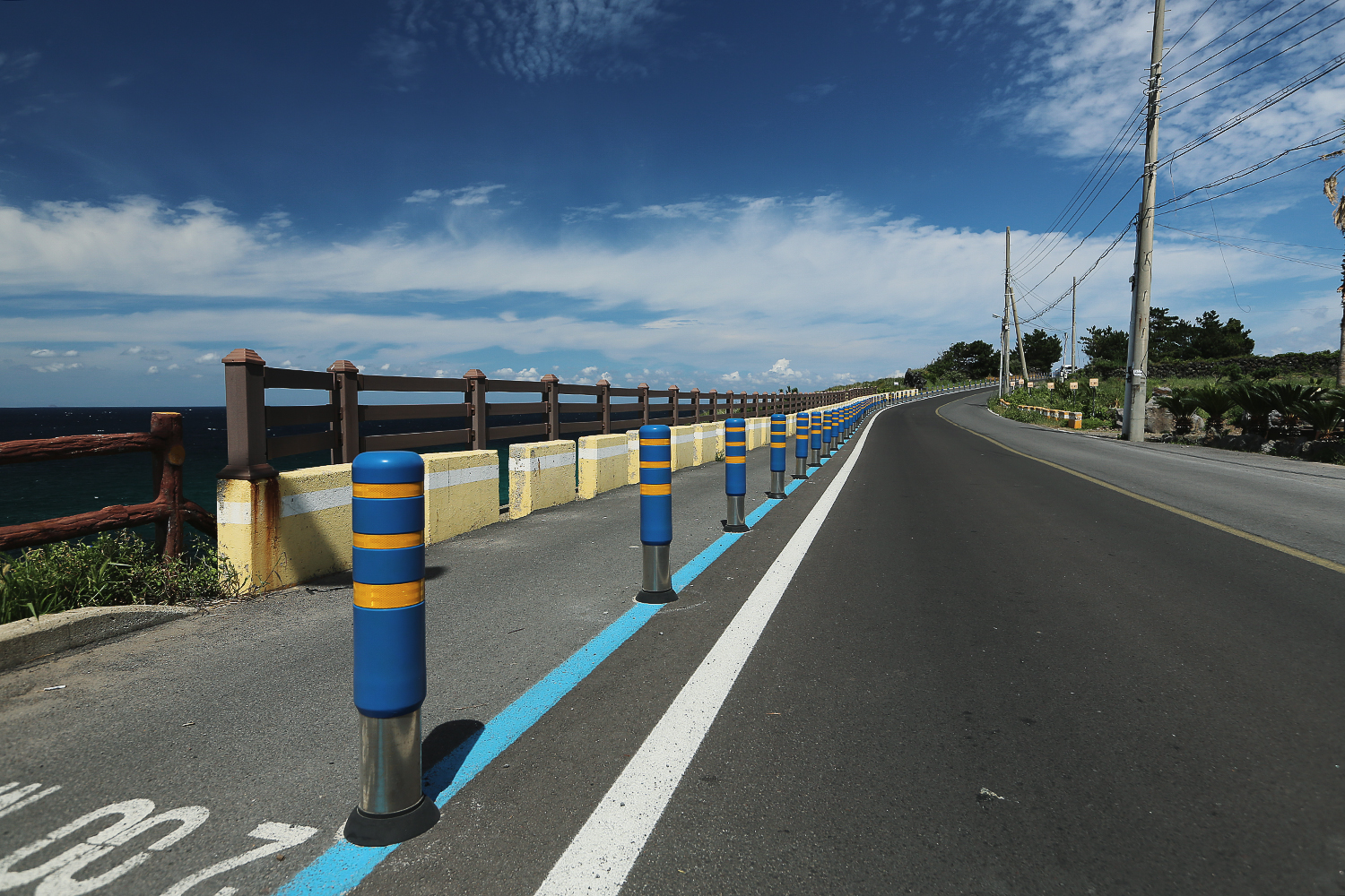 ins风韩版男生牛仔衣落肩oversize冬装日系男装连帽外套潮流夹克