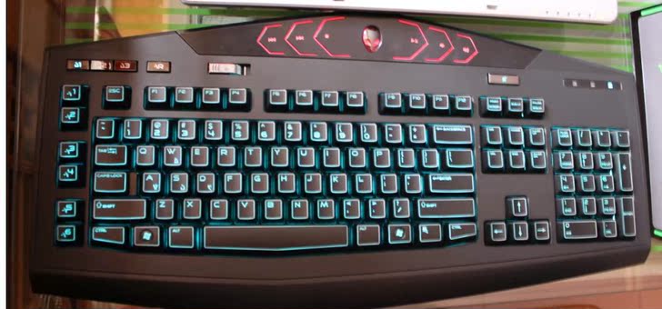 rk机械键盘青轴白轴什么区别_机械键盘青轴好还是黑轴好_外星人的键盘什么轴