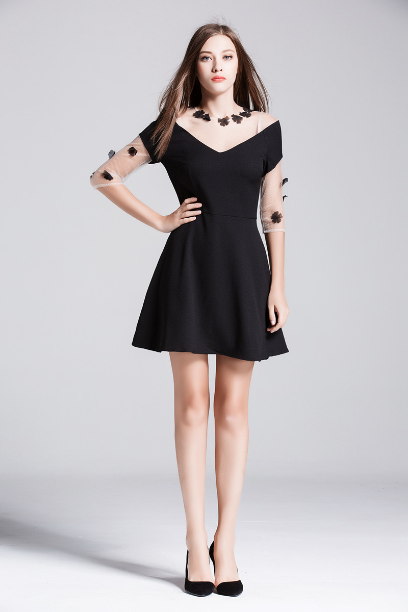 模特实拍 2017夏装新款双v领透明蕾丝 修身显瘦连衣裙小礼服