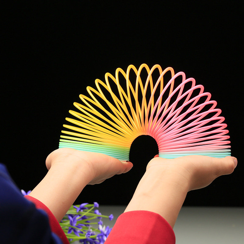 彩虹圈彩色弹簧圈弹力圈创意儿童玩具幼儿园小礼物学校