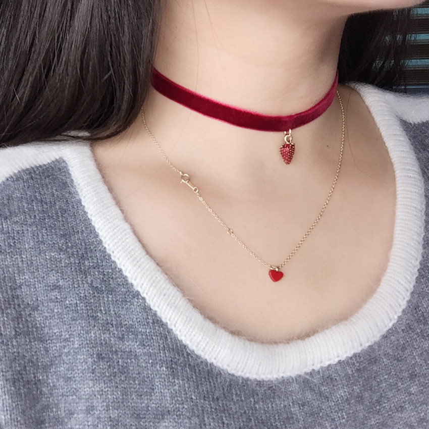 choker红色草莓项圈女复古酒红丝绒颈链日韩锁骨项链颈带脖子饰品