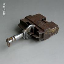 Tibetan old lock Late Qing Iron lock Lock collection Folk goods Old objects Old iron Tibetan items