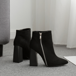 Thick heel boots with side zipper Suede Boots