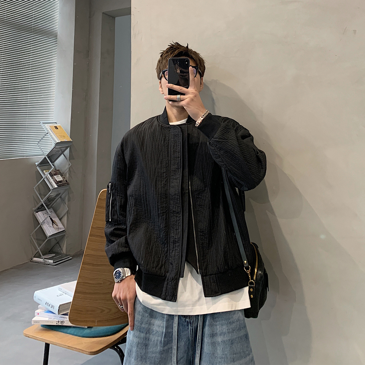 小胡子店2023春季设计感假两件褶皱宽松棒球领夹克外套男潮高级感