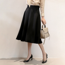 Sandro Svpr is low-key intellectual and dignified ~ there is a hint of hale and hearty in its elegant profile.