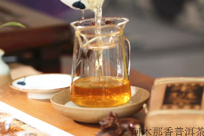 2016年勐海布朗山老班章老叶子帕卡 黄片砖 黄金叶 云南普洱茶砖