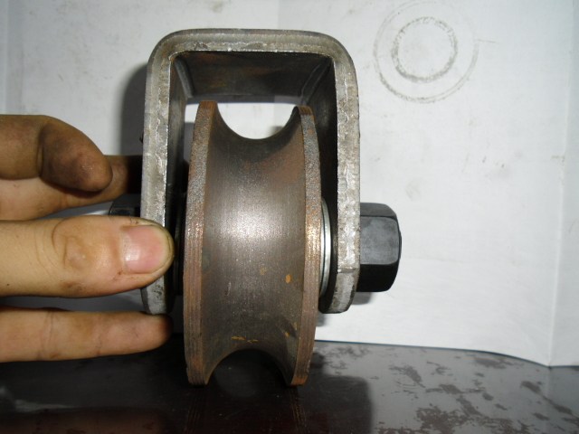 4寸100 u型轮铁轮吊轮滑轮三角轮轨道轮伸缩大门轮走轨 量大面议