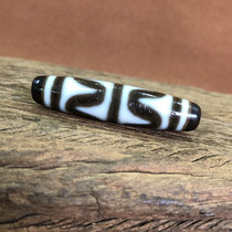 Tibetan Tantric tiger tooth Tianzhu genuine to pure agate chalcedony pulp oil weathering clear orifice whitening