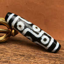 Tibet Tianzhu Tibetan transmission Tibetan nine-eyed Tianzhu genuine to pure agate chalcedony package pulp oil weathering clear