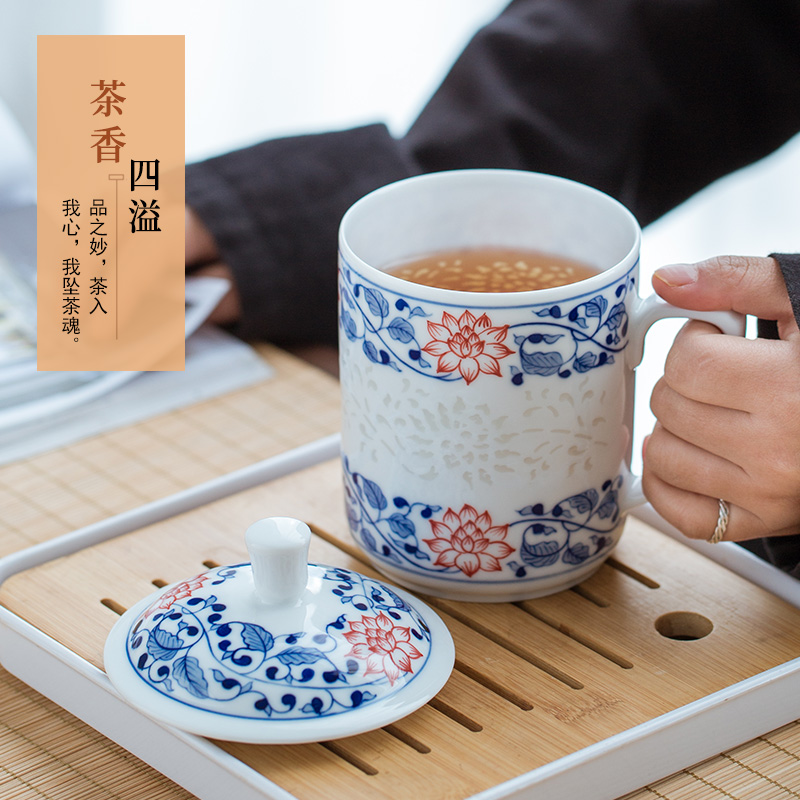 Jingdezhen blue and white youligong ceramic cups hand - made office of restoring ancient ways and exquisite cup tea cups with cover glass