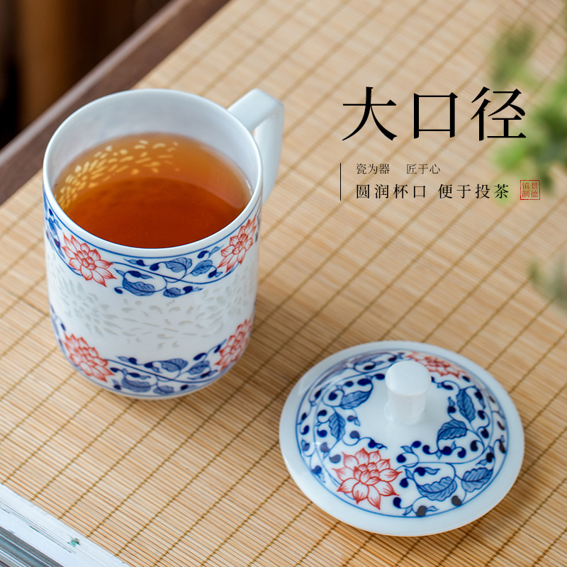 Jingdezhen blue and white youligong ceramic cups hand - made office of restoring ancient ways and exquisite cup tea cups with cover glass