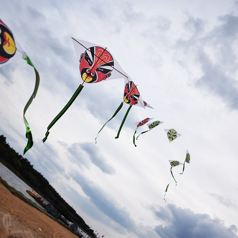 10只菱形风筝长串式脸谱金鱼蝴蝶燕子公园儿童长尾十字竹子鹰