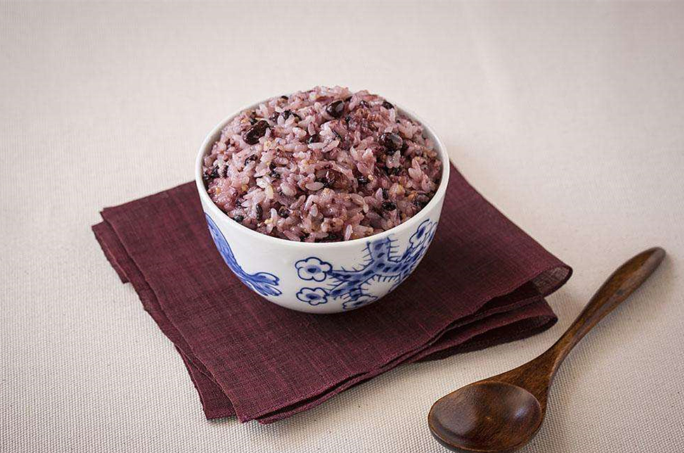 抗衰老的黑米米饭