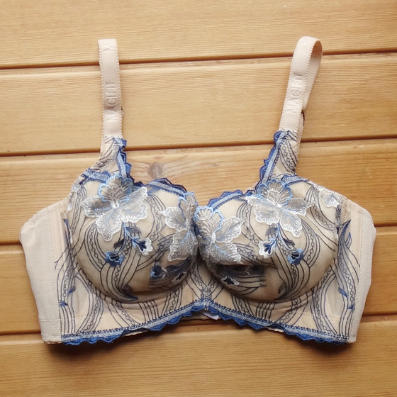 Sexy Embroidered Small Chest Stand Up Shaped Bra Thin Anti sagging Adjustable Women's Underwear A B C Cup Sexy Embroidered Small Chest Stand Up Shaped Bra Thin Anti sagging Adjustable Women's Underwear A B C Cup
