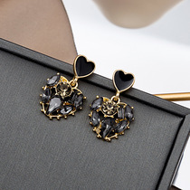 Silver needle anti-allergy Japan-ROK gilded black heart-shaped earrings Fashion personality jewel long lukewarm and creative ear nail