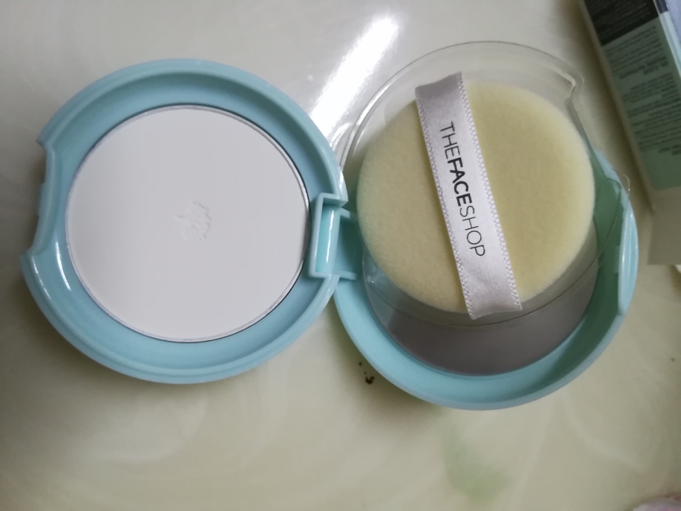 菲诗小铺净妍控油粉饼性价比最高,使用一个月后真实上手体验,第6张 菲诗小铺净妍控油粉饼性价比最高,使用一个月后真实上手体验,第6张