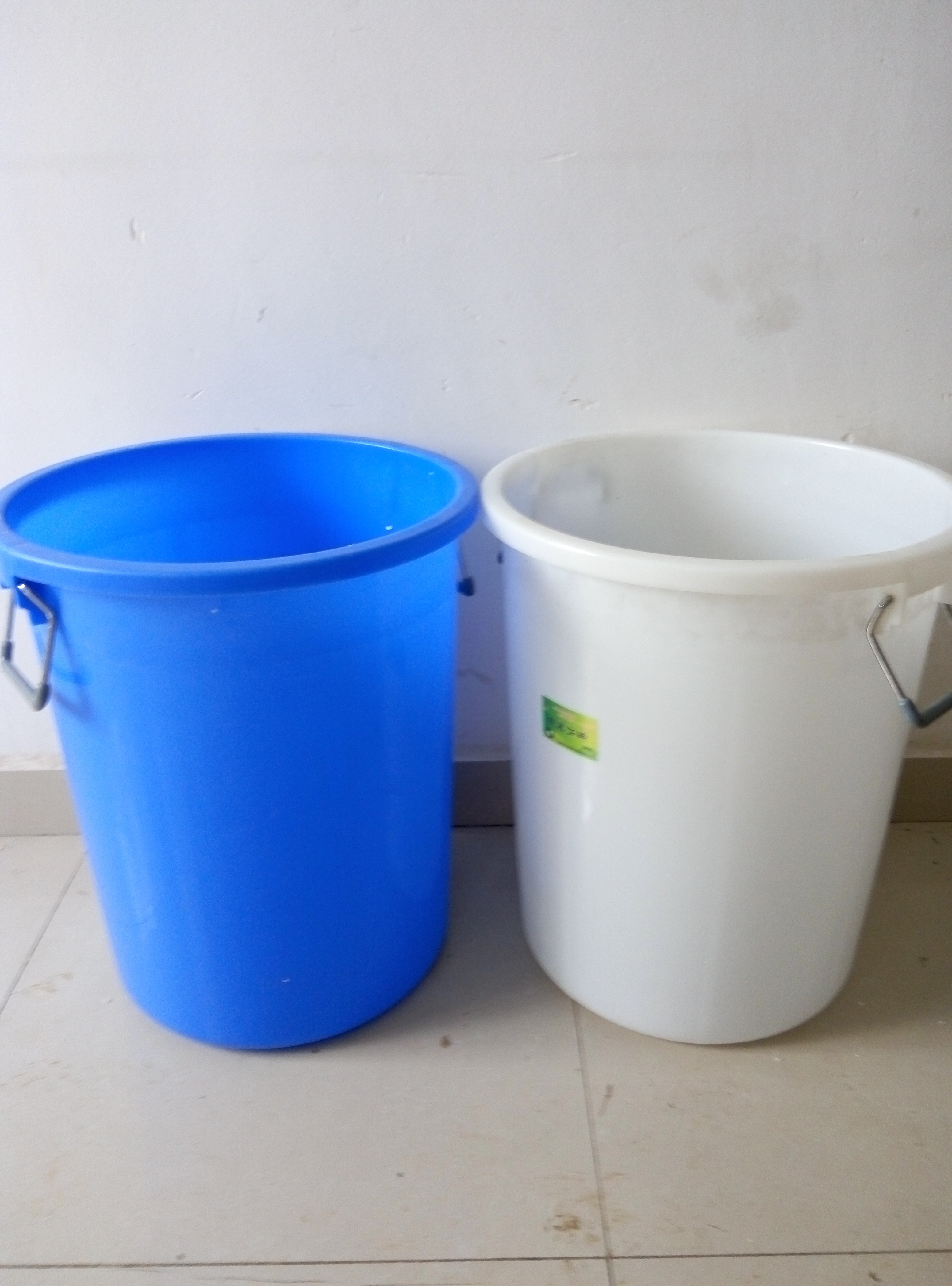 圆形大垃圾桶带盖大水桶蓝色白色垃圾桶加厚江浙沪皖2个包邮