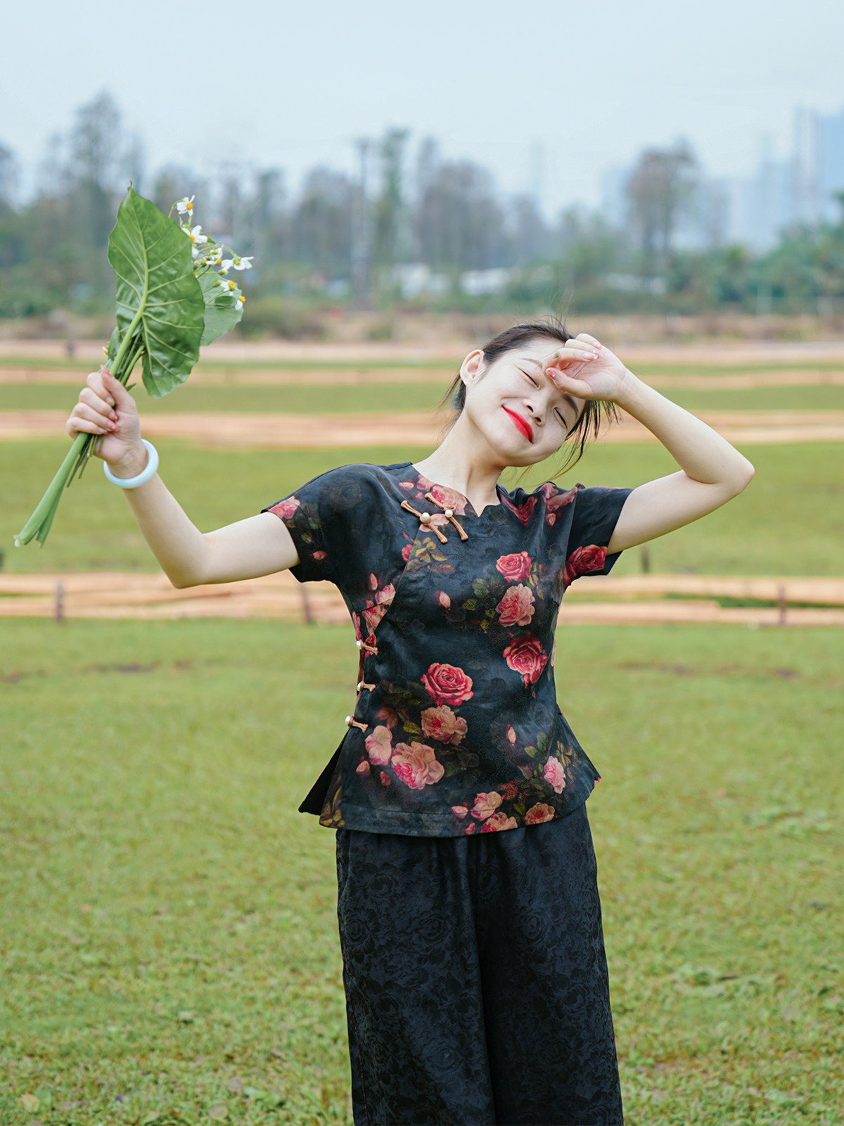 玫瑰美人-盘扣短袖上衣女百搭-一百真丝桑蚕丝香云纱35姆米提花段